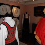 Hameau de Heddal - Habits traditionnels Norvégiens