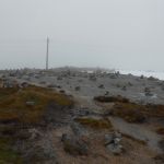 Sur la route de Kjerag - Innombrables cairns perdus dans le brouillard